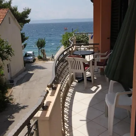 Apartment Apartments By The Sea Podgora, Makarska - 6725 Podgora