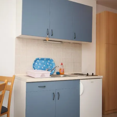 Apartment Apartments By The Sea Podgora, Makarska - 6725