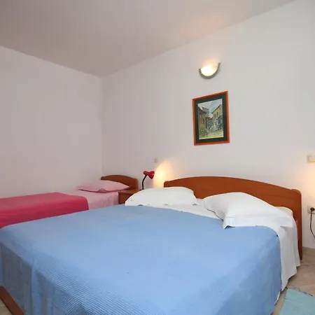 Apartment Apartments By The Sea Podgora, Makarska - 6725 Podgora