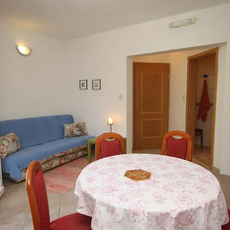 Apartment Apartments By The Sea Podgora, Makarska - 6725 Podgora